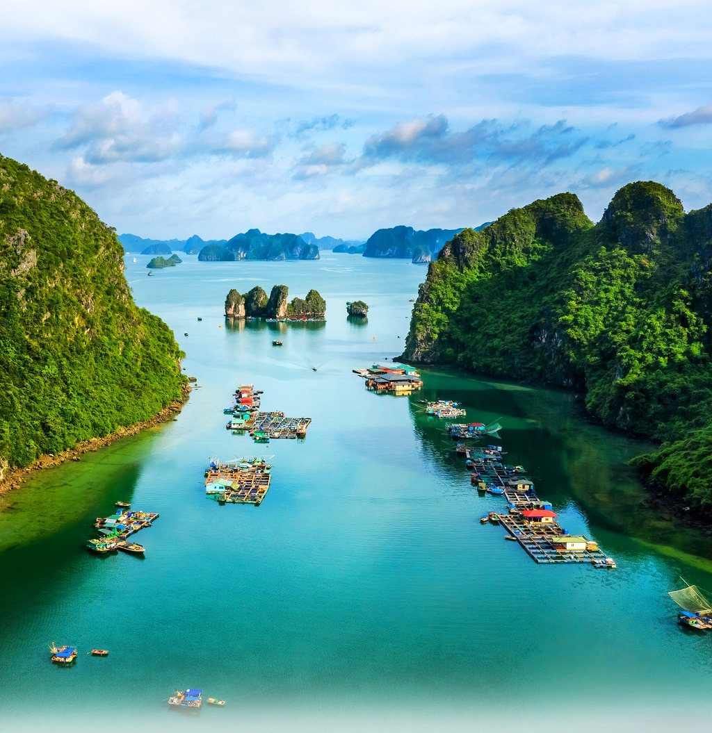 Floating fishing village among the karst islands of Ha Long Bay
