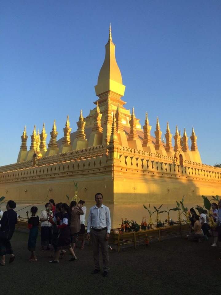 The golden stupa of Pha That Luang in full daylight